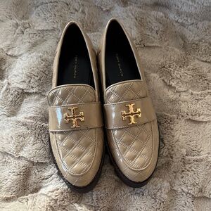 Tory Burch Quilted Patent Loafers in Beige